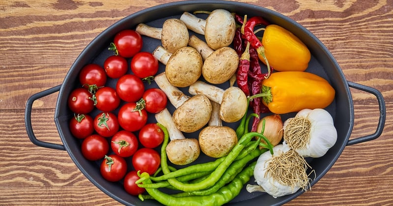 Staub vs Le Creuset : lequel choisir pour votre cuisine ?