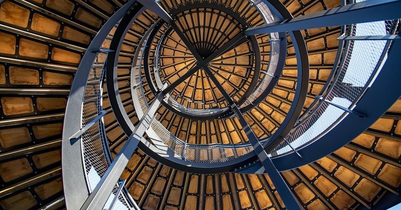 Escalier Stannah prix : le vrai tarif selon votre configuration