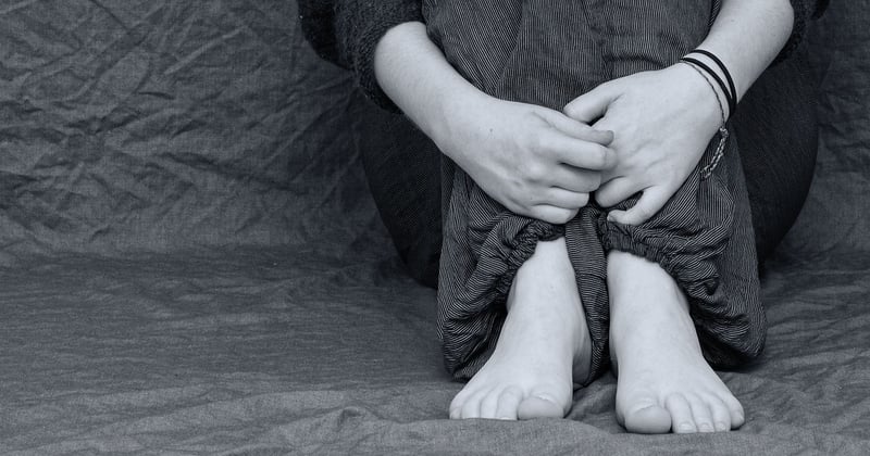 Comment éliminer les vers noirs dans la toilette efficacement et naturellement