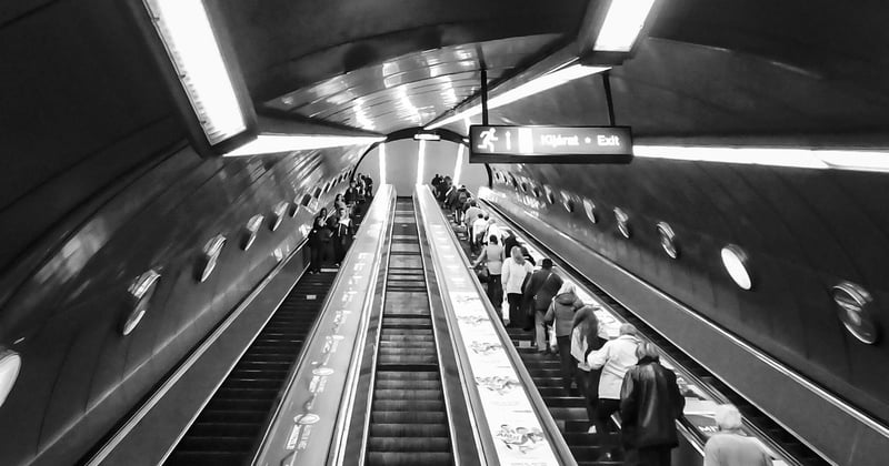 Prix d’un monte-escalier Stannah : combien coûte vraiment l’installation ?