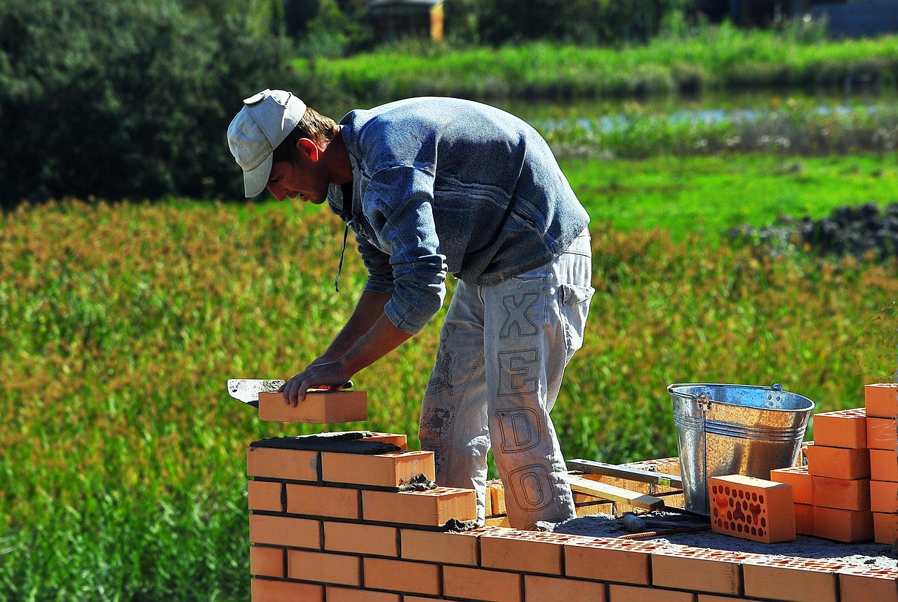 Comment réaliser une chape béton parfaitement plane ?