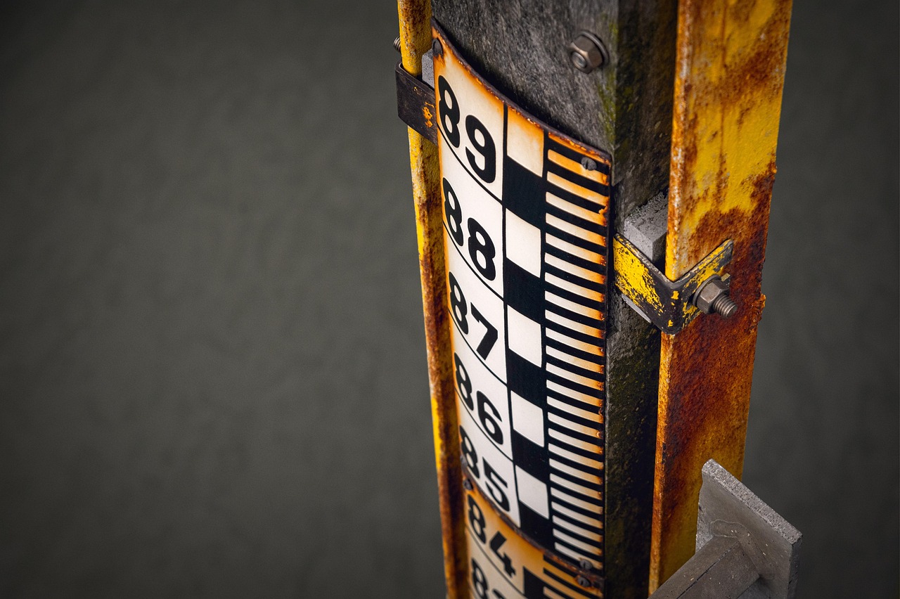 screed b&eacute;ton parfaitement nivel&eacute; pour une finition lisse et durable, id&eacute;al pour tous vos travaux de sol.